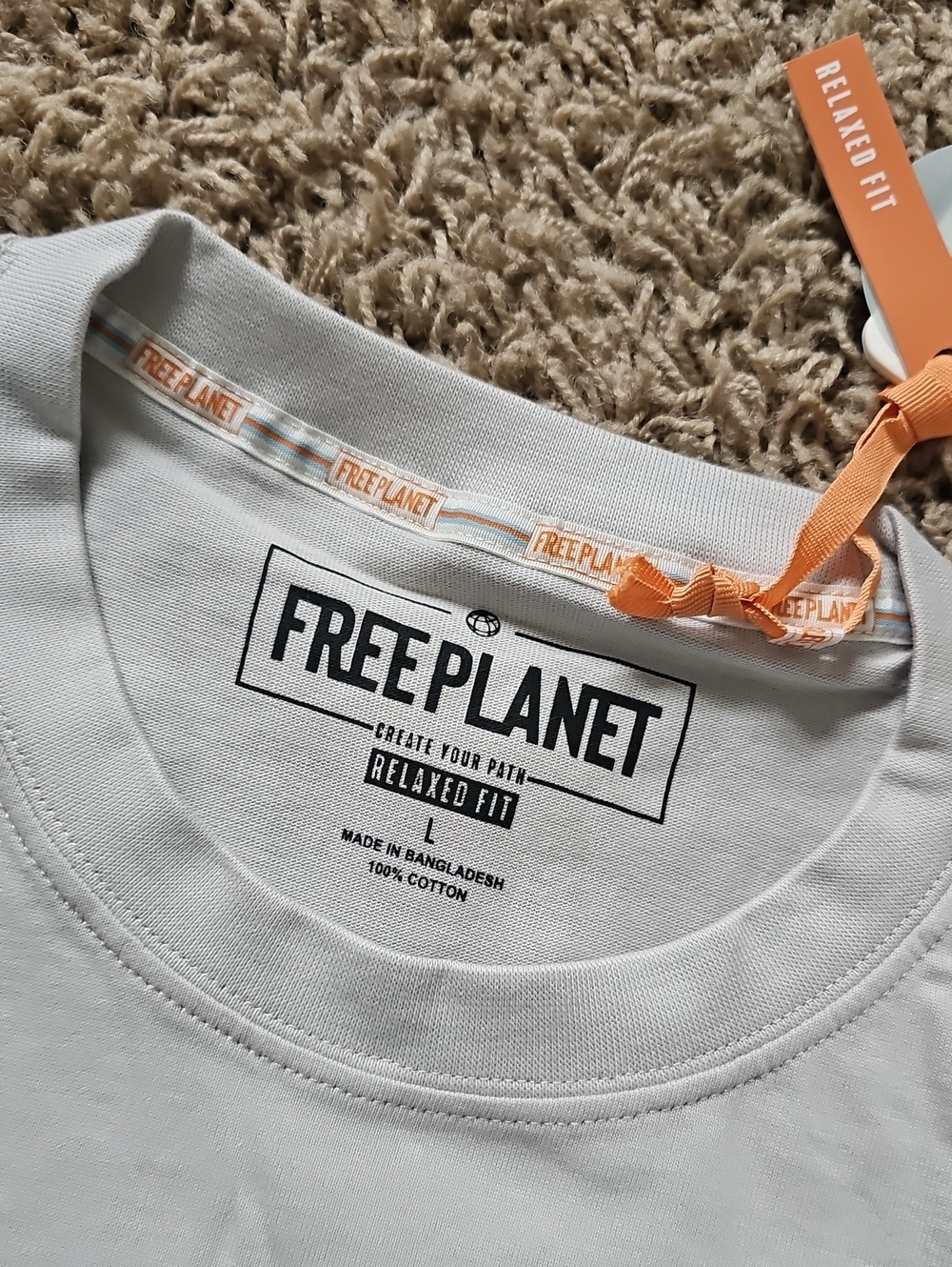 NWT Free Planet Graphic Tshirt Large Tee 100% Cotton Floral Los Angeles - Picture 4 of 7